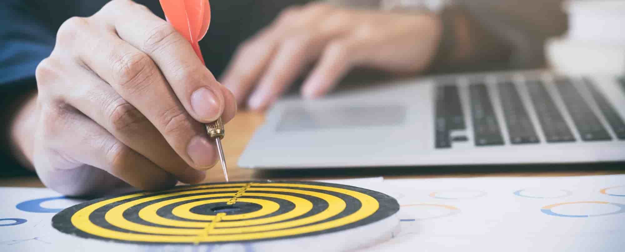 A person pointing in circle